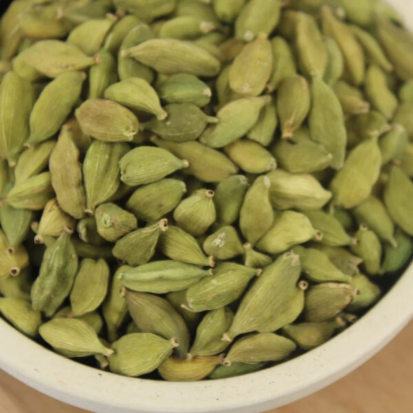 Wholesale Factory Dried Cardamom Seeds Suppliers Organic Green Cardamom - Image 3