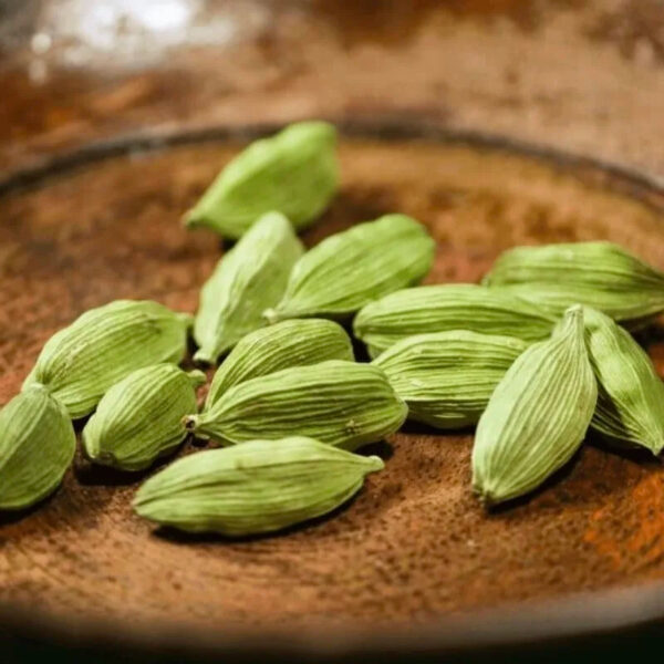 Green High Quality Cardamom Factory Price Dried Green Cardamon Buyers - Image 4