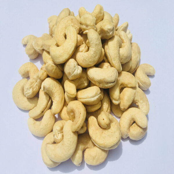 VIETNAM RAW CASHEW/CASHEW NUTS/ CASHEW KERNELS W240/ W320/ W450/ WS/ LP/ SP