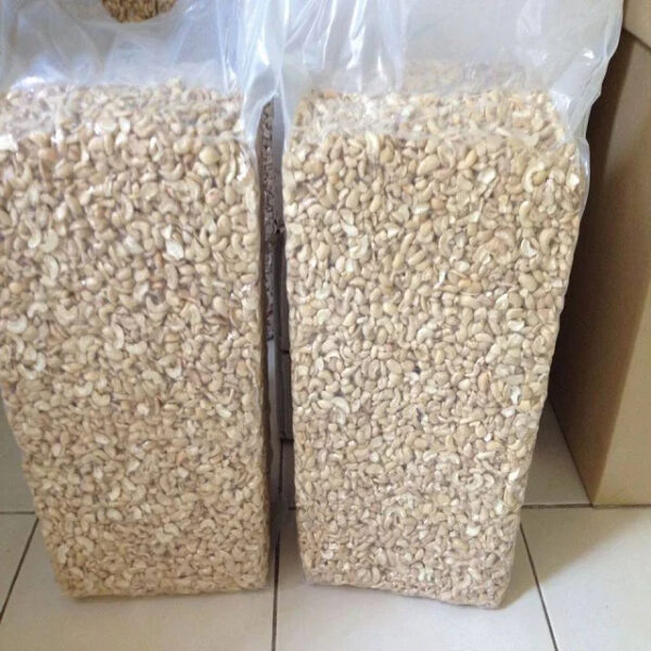 Cheapest VIETNAM CASHEW NUTS  HIGH QUALITY COMPETITIVE PRICE CROP 2024 original Binh Phuoc - Image 2