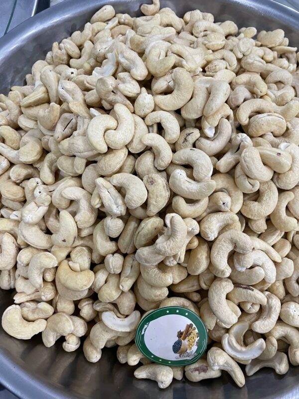 Cashews Cashew Nuts-Vietnamese Original Cashews-Vietnamese Cashews W240 W320 W180 for import and export - Image 2