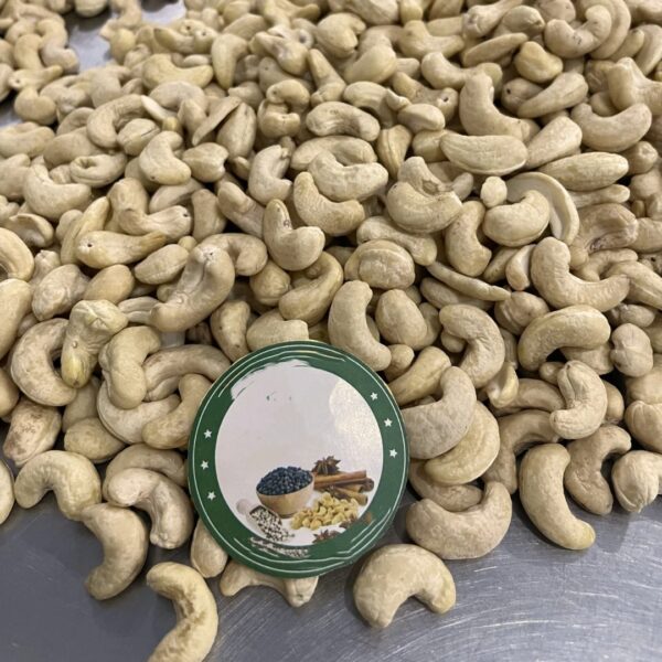 Wholesale Vietnamese High Quality Raw Cashew Nuts With Best Price And All Size Raw Cashew Nuts W180 W240 W320 W450 Cashew Nut - Image 2