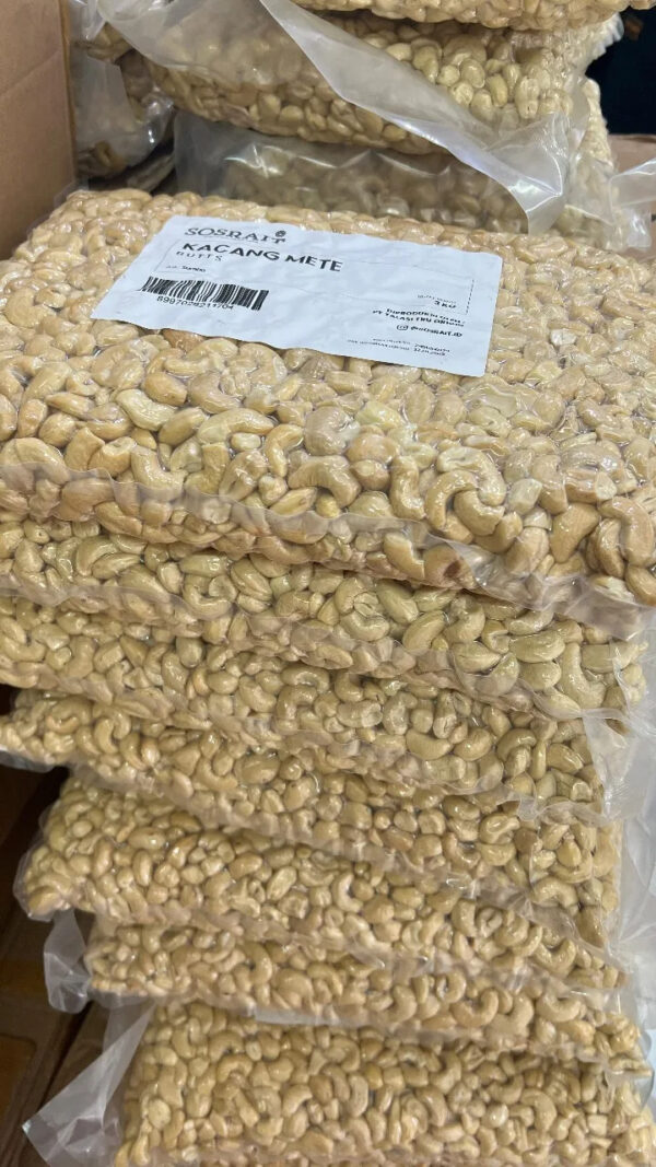 With Good Price And All Size Raw Salted Roast Cashew Nuts For Snack Made In Vietnam High Quality Raw Cashew Nuts - Image 3