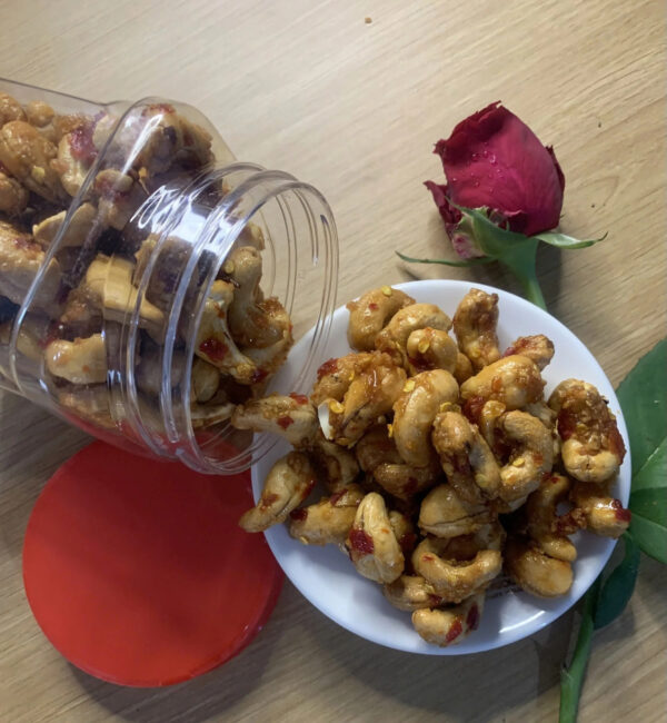 TOP SNACK FROM VIETNAM ROASTED CASHEW NUTS WITH/WITHOUT SHELL/VARIETY FLAVOR SALT  SPICY COCONUT HONEY/ HIGH-QUALITY - Image 4