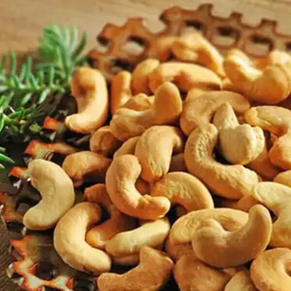 Premium Wholesale Vietnamese Raw Cashew Nuts | Roasted & Salted Cashews for Snacking Delight - Image 4