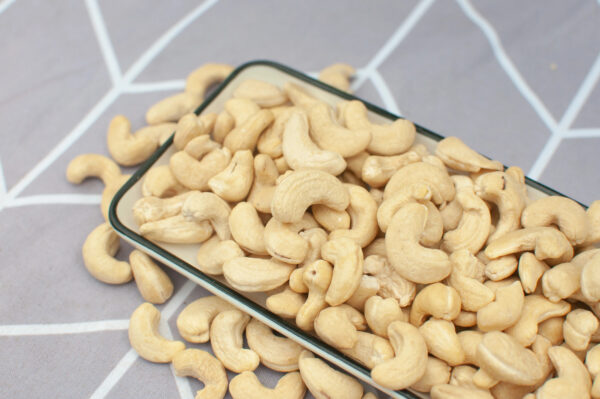 Wholesale Factory Price high-grade Cashew nuts Natural Color All type cashew nuts 20g-500g per bag - Image 4