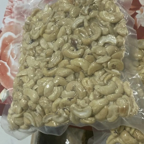 Viet Nam Cashew nut Binh Phuoc Roasted at Factory cashew W320 W240 Crispy delicious 500g Cheap price to export - Image 6