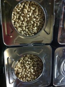 VIETNAM RAW CASHEW/CASHEW NUTS/ CASHEW KERNELS W240/ W320/ W450/ WS/ LP/ SP 