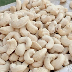 Best Price Cashew Nuts Packed 500g  20 KG Bags Export Quality / Buy Raw w320 Cashew Nuts Wholesale Private Labeling EU