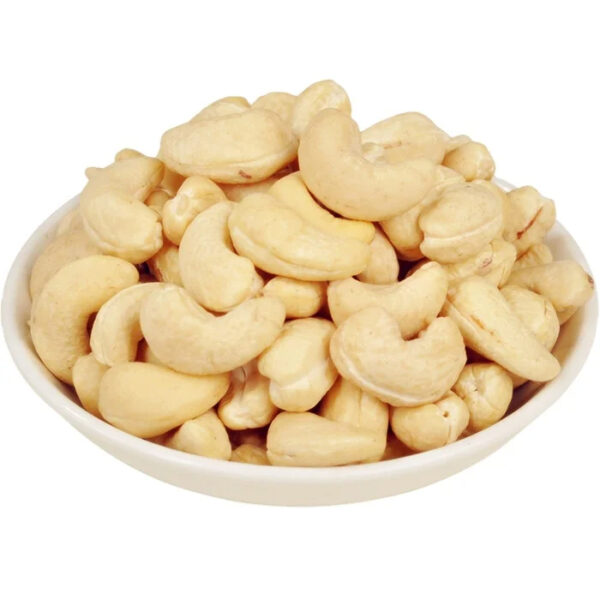 BUY RAW/FRIED/BAKED/ROASTED CASHEW NUTS WW320 Raw Cashew Nuts Edible Dried Nuts W320 Grade Dry Clean Place Organic Cultivation