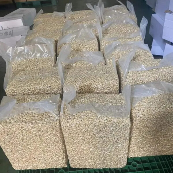 VIETNAM CASHEW NUT WW320 WW240 LOWEST RATE Bag Style Packaging Cooking Raw Origin Vacuum Type Dried Grade ISO Place Model SPICES - Image 2