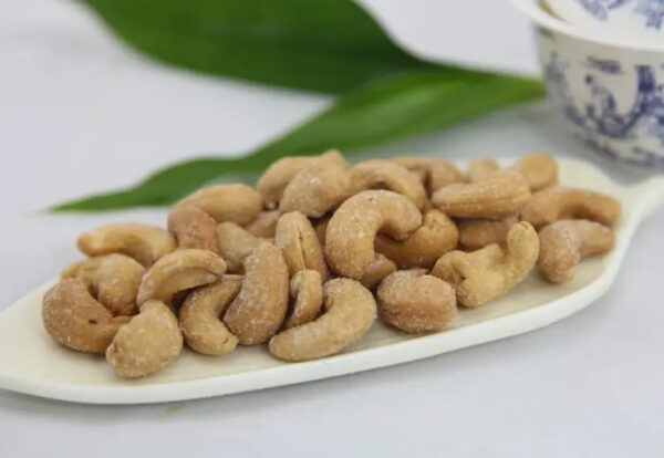 Natural Salted Cashew Nut no additives cashew nuts for sale - Image 3