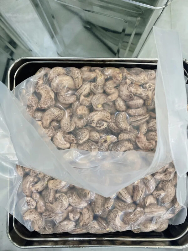 Full Certificated The Best Price For Organic AFI Premium Vietnamese Roasted Cashew Nuts WW180/240/320 - Image 4