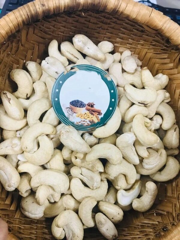 Raw Cashew Nuts OEM Organic Nuts Using For Food Cashew Kernels best quality WW320 WW180 LP SP Cashew Nuts - Image 3