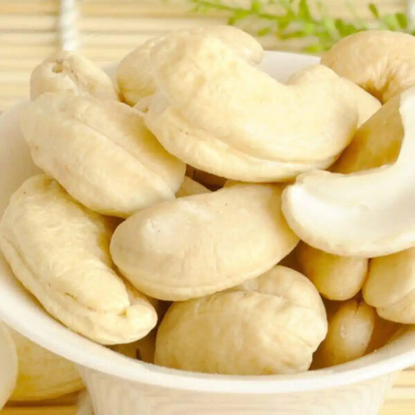 High Quality Raw Cashew Nuts W320 With Good Price And All Size Raw Cashew Kernel Nuts Whole sale 2024 - Image 3