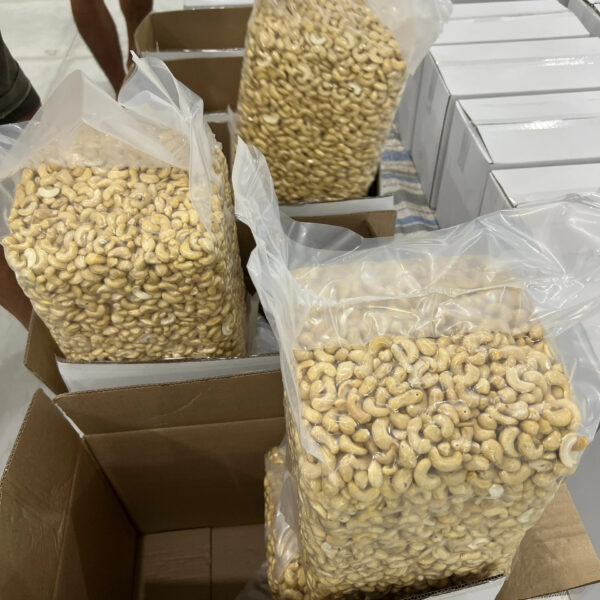 Delicious 100% High Quality Wholesale Organic Cashew Nuts Made In Vietnam Ready For Delivery - Image 3