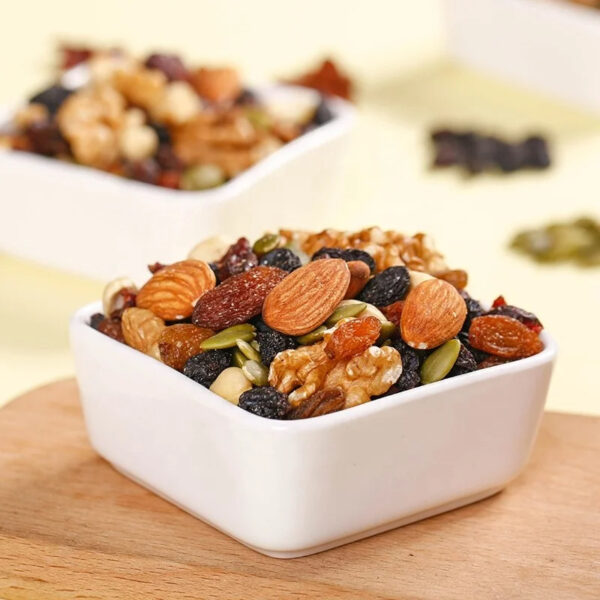 500g Daily Nuts Healthy Snacks Mix Nuts and Fruits of Almond Cashew Pumpkin Seeds Dried Cranberry Box Packaged Hard Texture - Image 4