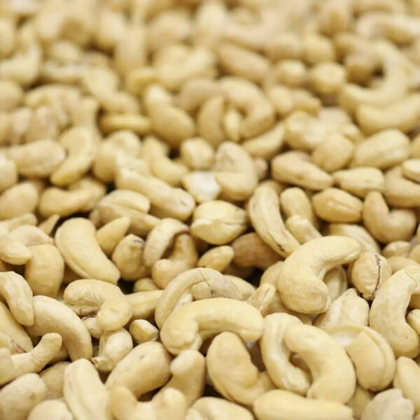 Factory supply delicious dried whole cashew nuts high quality exporting bulk cashew nuts at competitive rates - Image 5