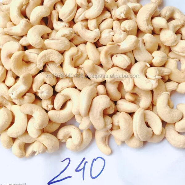 DRIED CASHEW NUTS IN METRIC TONS READY FOR IMMEDIATE SHIPPING TO ANY COUNTRY ACROSS THE GLODE WITH FAST DELIVERY OF 30 DAYS - Image 4