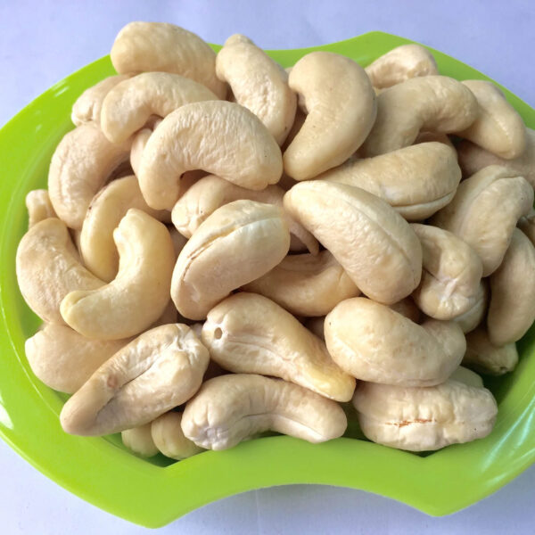 High Quality Factory Supplied Whole Cashew Nuts Delicious Raw Nuts for Food Available for Immediate Bulk Export - Image 5