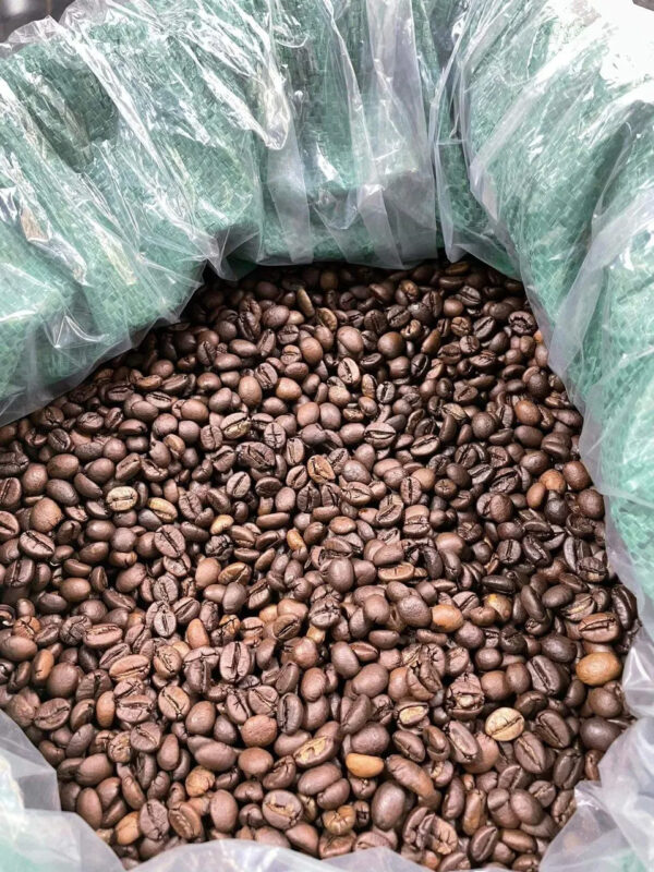Roasted Arabica Fast Delivery Green Beans Customized Packaging Raw Coffee from Vietnam Manufacturer - Image 4