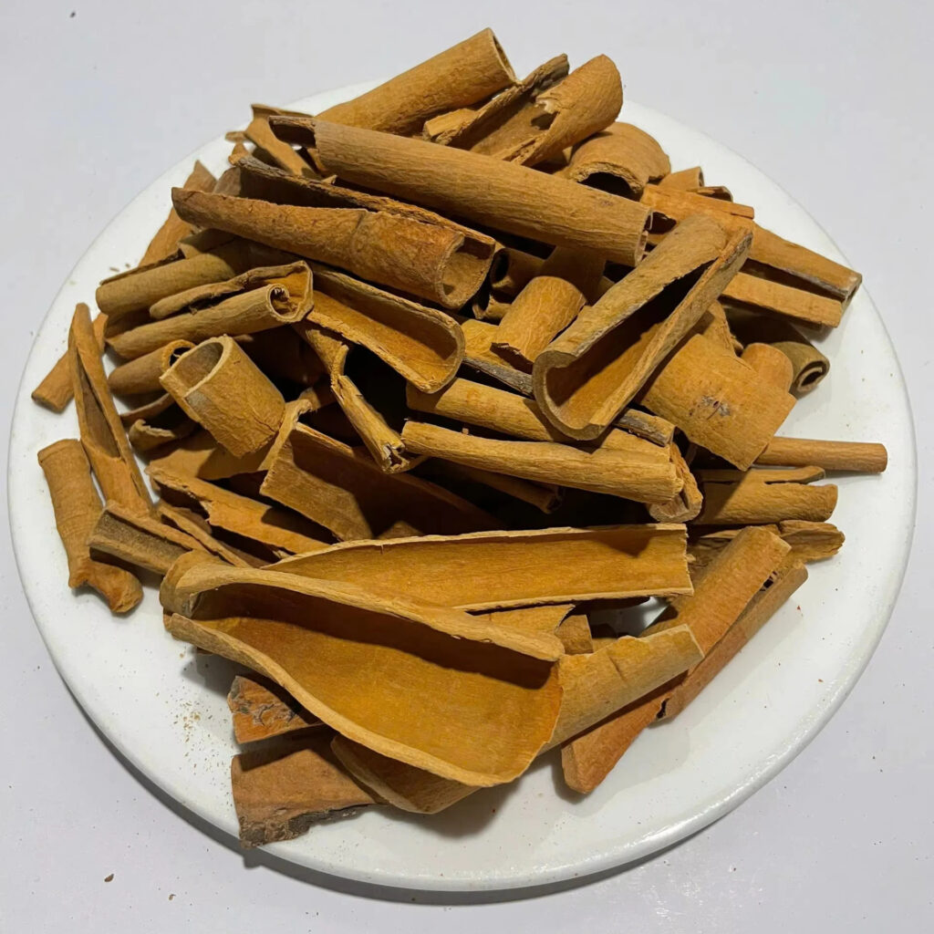 Single Herbs New Top Spices 13.5% Max Natural Brown Viet Nam Broken Cinnamon With 24 Months Shelf Life