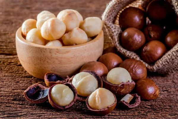 BEST RATE Vietnam Manufacturer Supply Premium Quality Best Selling Healthy CRACKED ROASTED MACADAMIA NUTS 300g/500g Bag - Image 3