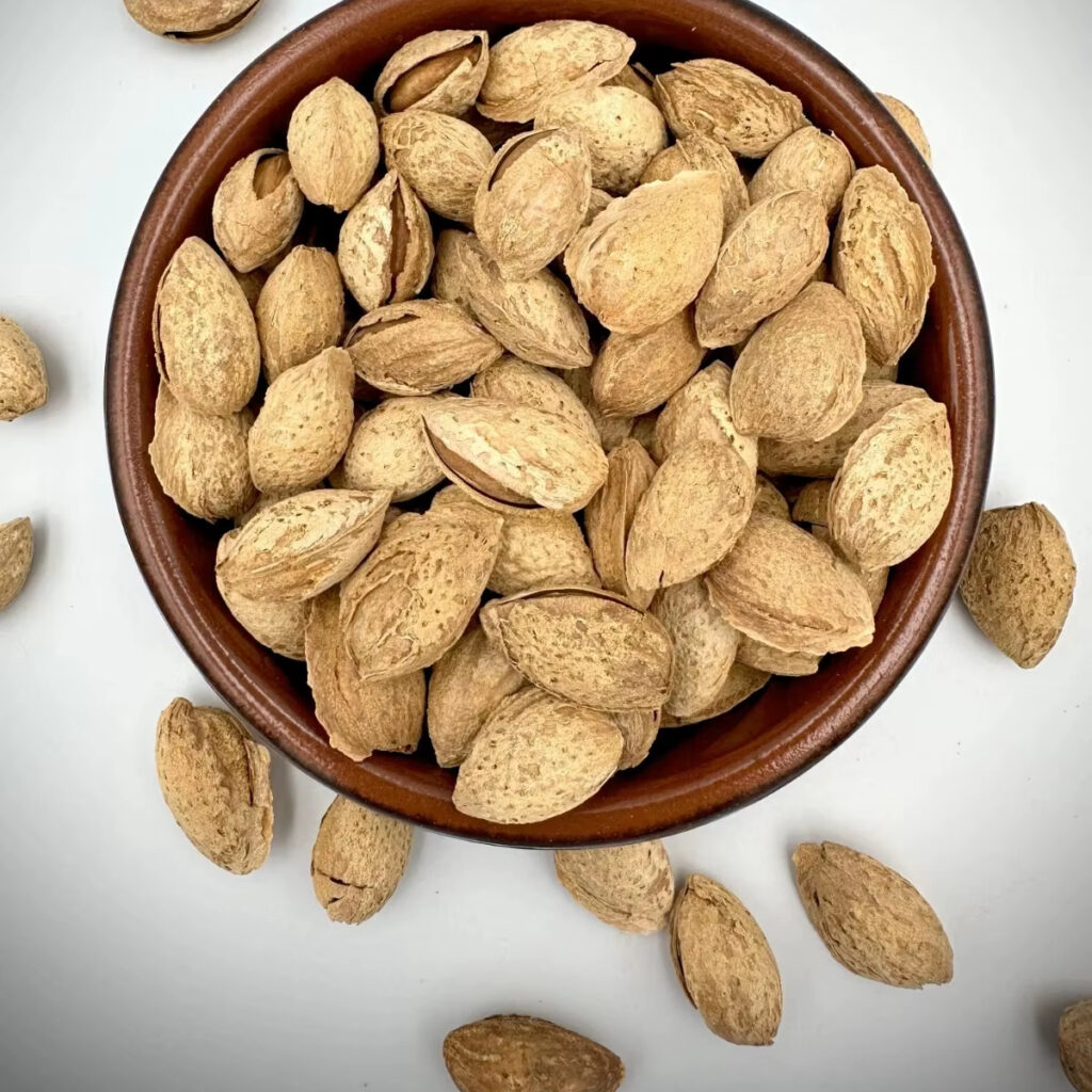 500 g 1 kg 2 kg Packing Raw California Almonds Nuts with shell Raw Almonds in Bulk Vacuum Bag Cheap Price Export