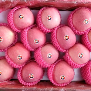 Organic Fuji Apple Fresh Red Fruit with Sweet Taste Manufactured by Natural Organic Cultivation